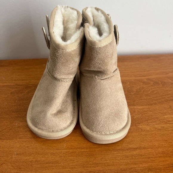 Joe Fresh Boots with Bunnies Size 5 Toddler Lined Sparkly - Picture 3 of 6